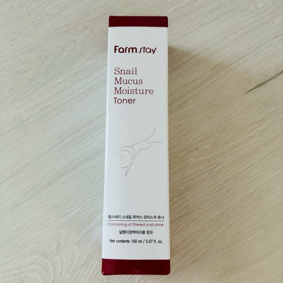 FARMSTAY Snail Mucus Moisture Toner 150ml/5.07 fl. oz - Picture 5 of 16